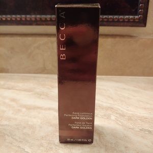 BECCA Aqua Luminous Perfecting Foundation